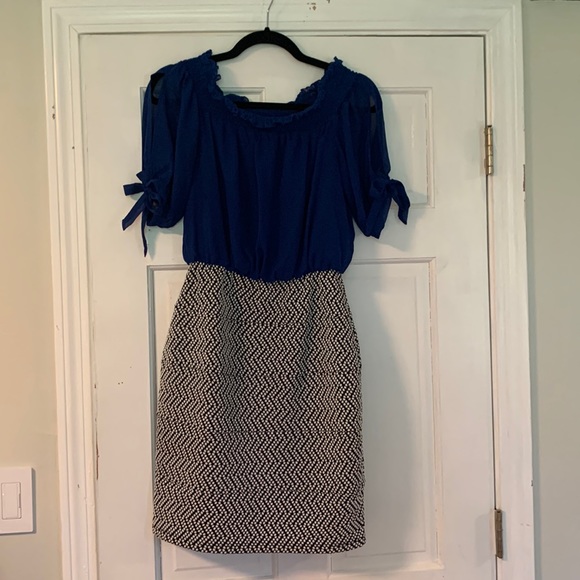 Blue/black/white patterned dress - Picture 1 of 5